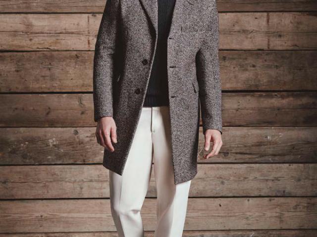 Circolo 1901 grey jacket and white pants